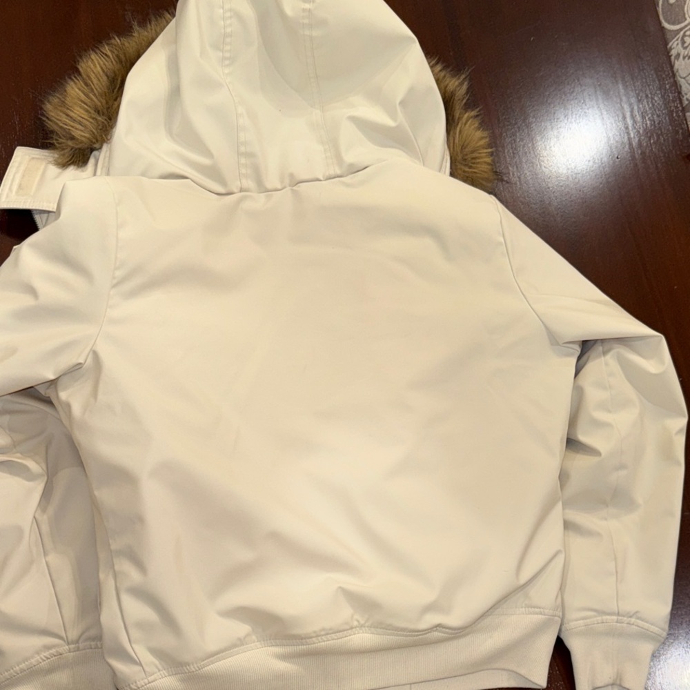 Hollister Cream Bomber Jacket with Faux Fur Hood Sz M - Picture 11 of 16